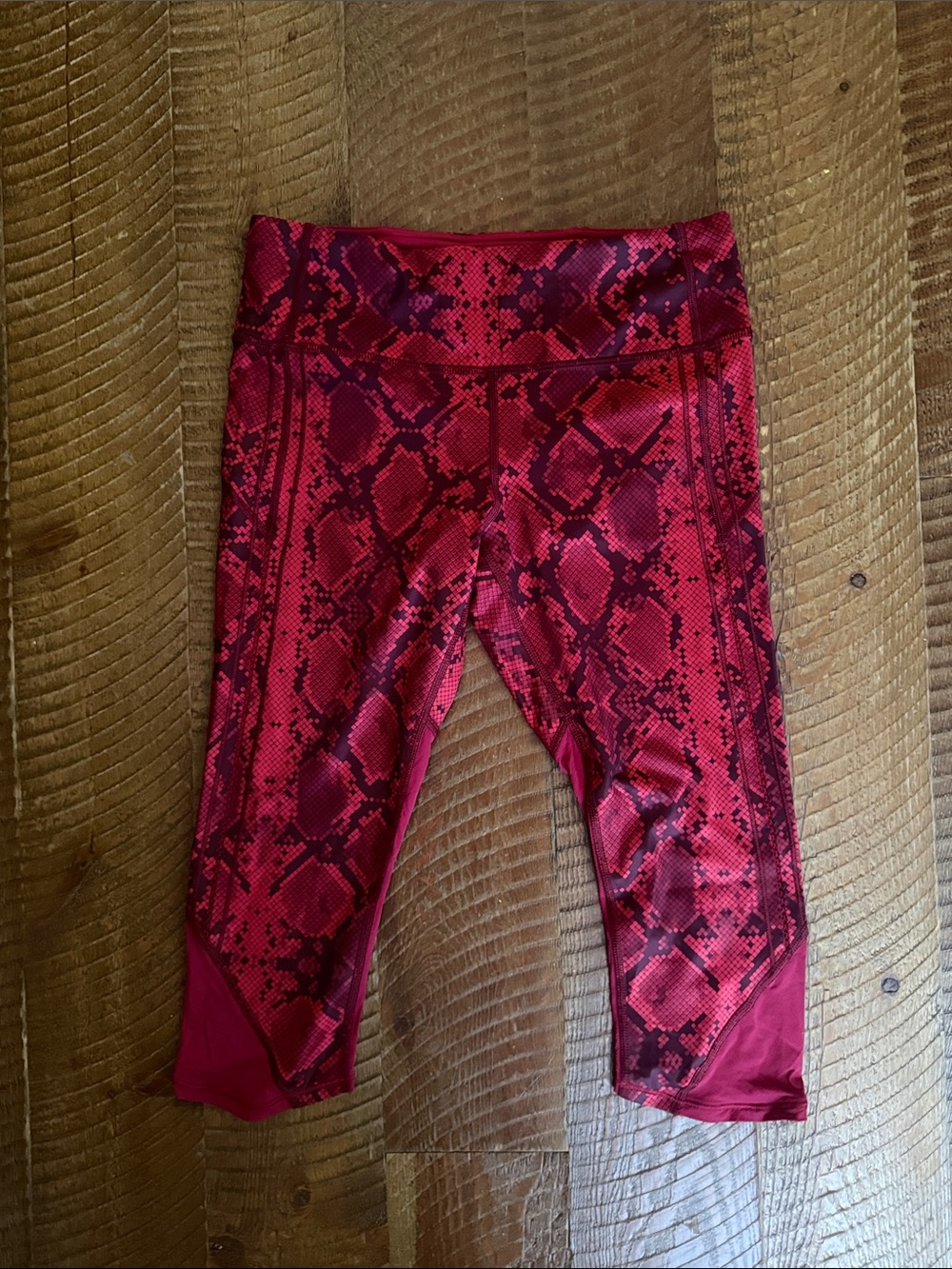 lululemon athletica Red Snake-Print Capri Leggings